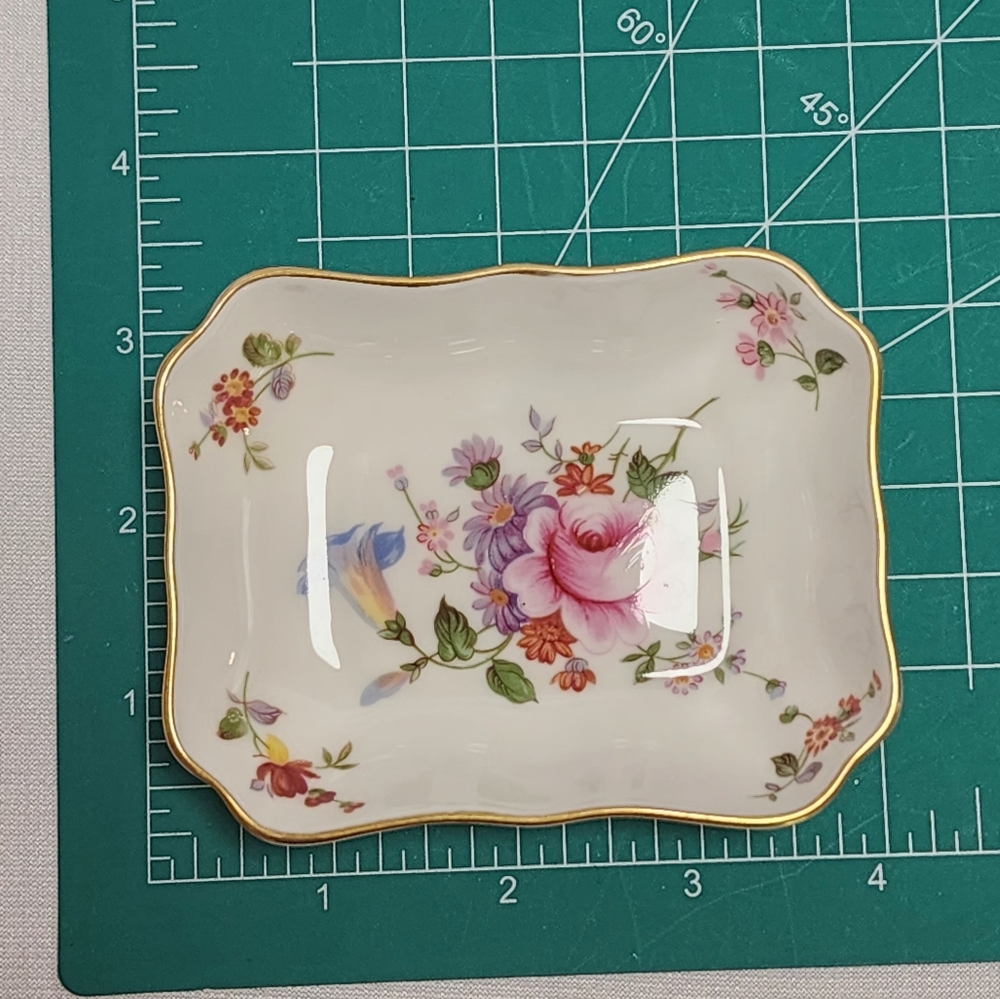 Royal Crown Derby Bone China Floral Ring Dish with Gold Accents - Picture 3 of 10